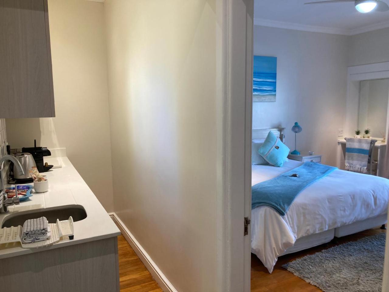 On The Bay Bed & Breakfast Port Elizabeth Luaran gambar