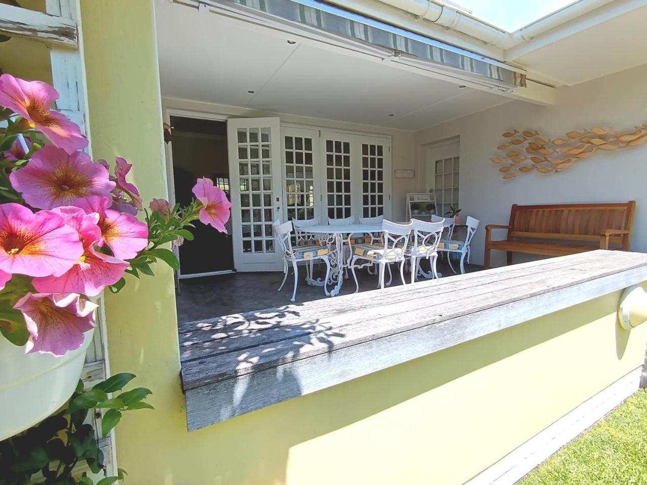 On The Bay Bed & Breakfast Port Elizabeth Luaran gambar