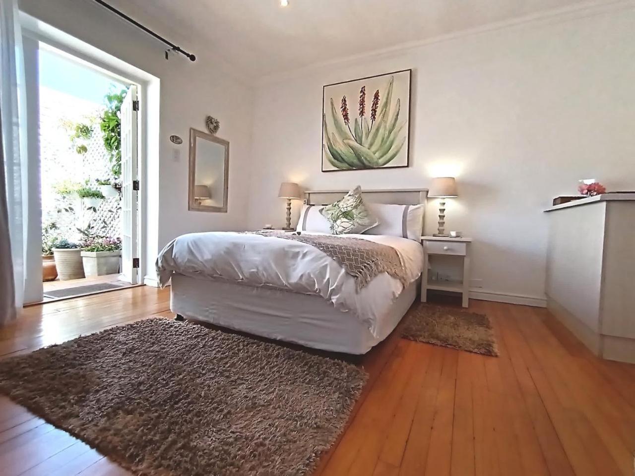 On The Bay Bed & Breakfast Port Elizabeth Luaran gambar