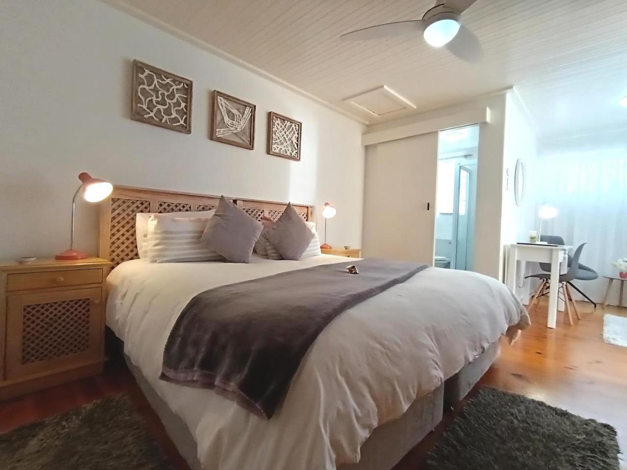 On The Bay Bed & Breakfast Port Elizabeth Luaran gambar