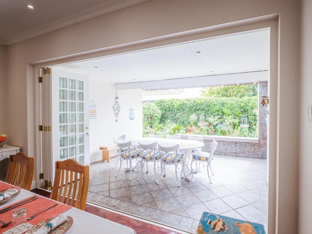 On The Bay Bed & Breakfast Port Elizabeth Luaran gambar